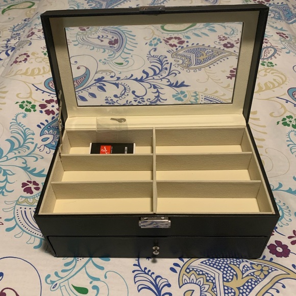 Black Sun Glasses Organizer Box - Picture 6 of 16
